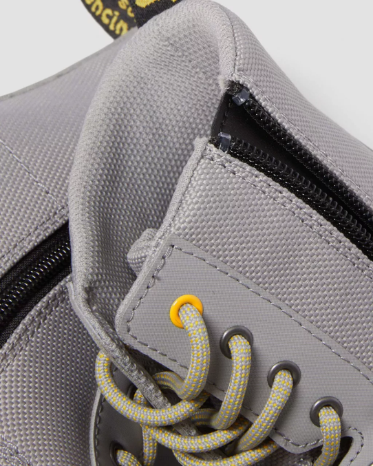 Dr. Martens apavi bērni vidēji pelēks, īpaši izturīgs un gumijots jauniešu ķemmes īpaši izturīgi ikdienas zābaki LHJP468