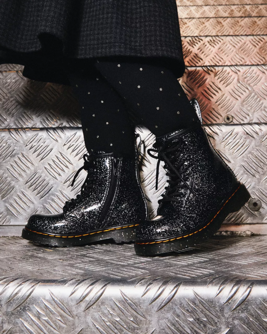 Dr. Martens apavi bērni melni kosmiski spīdumi Toddler 1460 mirdzoši šņorzābaki LHJP403