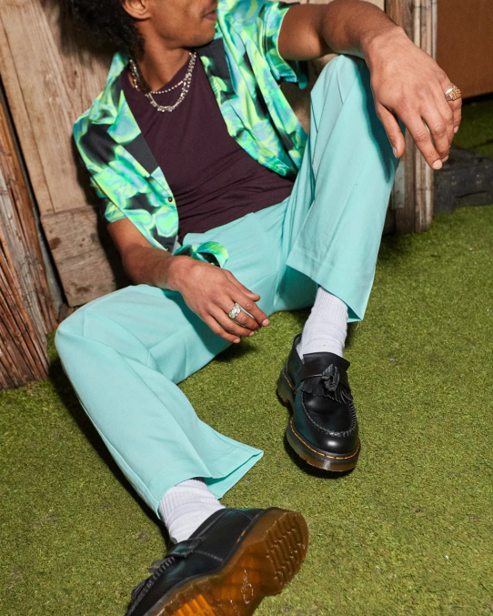 Dr. Martens apavi sievietes melna gluda adrian dzeltenā dūriena ādas pušķu klaipi LHJP367