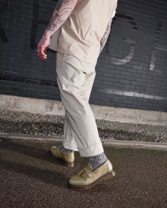 Dr. Martens apavi sievietes olīvu karāra adrian carrara ādas pušķu loafers LHJP371