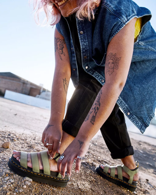 Dr. Martens apavi sievietes gaiši olīvu pisa blaire pisa ādas siksnu sandales LHJP261