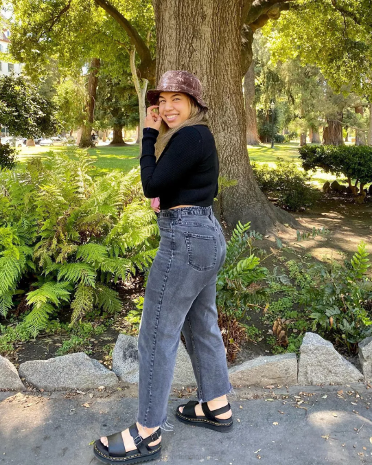 Dr. Martens apavi sievietes melns un melns hidro voss ādas siksnu sandales LHJP243