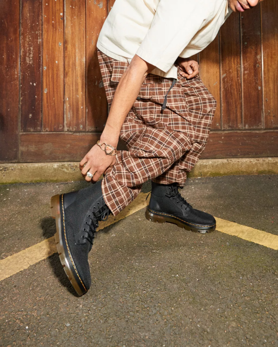 Dr. Martens apavi sievietes melns īpaši izturīgs polimērs un gumija ķemmes poli ikdienas zābaki LHJP63