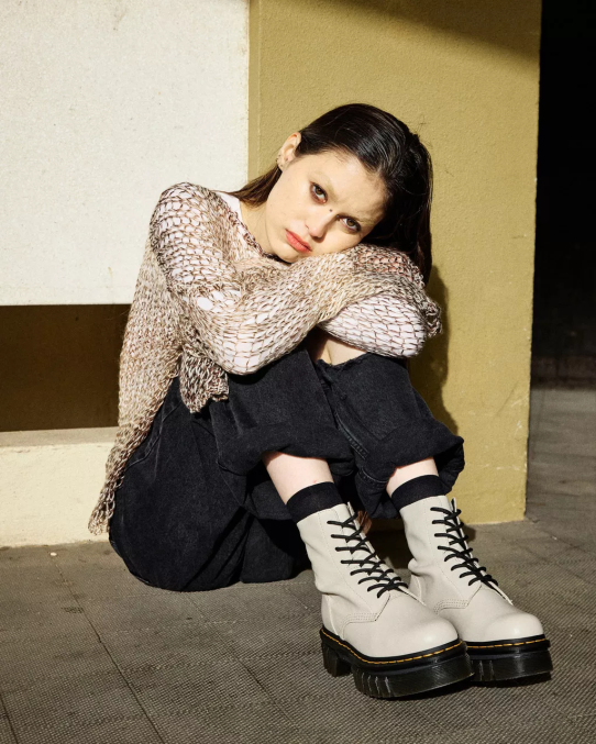 Dr. Martens apavi sievietes bruģakmens pelēks nappa lux audrick nappa ādas platformas puszābaki LHJP98