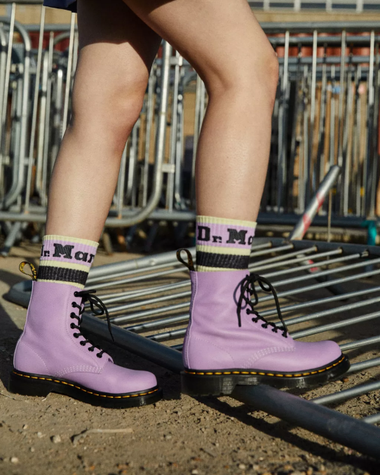 Dr. Martens apavi sievietes ceriņi Virdžīnija 1460 pascal melni cilpiņu šņorzābaki LHJP192