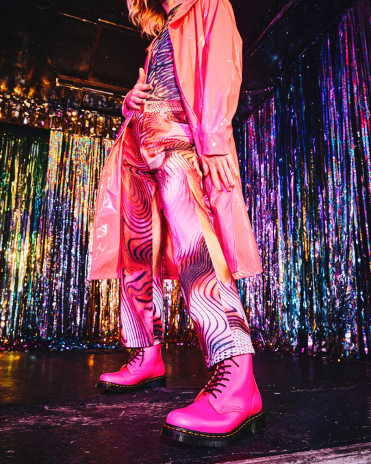 Dr. Martens apavi sievietes rozā gluda 1460 gludas ādas šņorzābaki LHJP193