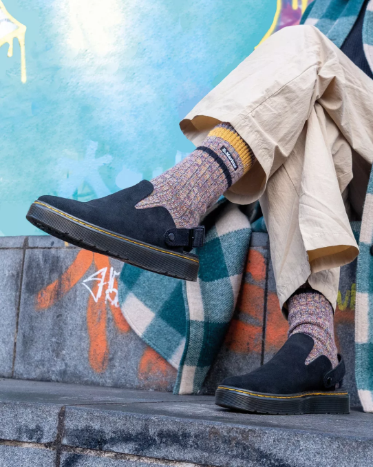 Dr. Martens apavi unisex melna zamšāda carlson suede gadījuma slingback mūļi LHJP349