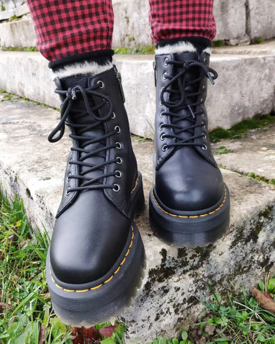 Dr. Martens apavi unisex melnā pisa jadon zābaku ādas mākslīgās kažokādas platformas LHJP207